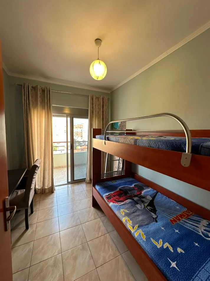 Tirane, shitet apartament 2+1+Aneks+Ballkon Kati 5, 81 m² 142.000 € (Yzberisht)