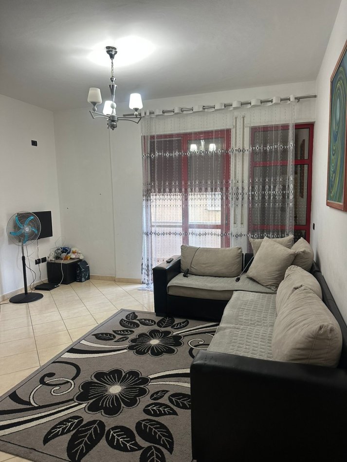 Durres, jepet me qera apartament 2+1+Aneks+Ballkon Kati 2, 100 m² 320 € (Sefer Efendiu)