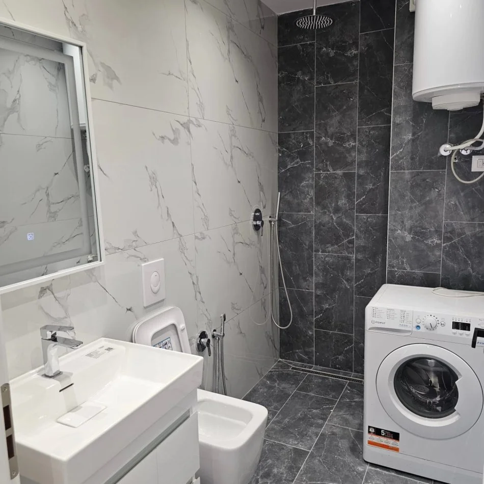 Tirane, shitet apartament 1+1 Kati 9, 58 m² 125.000 € (Rruga e Kavajes)