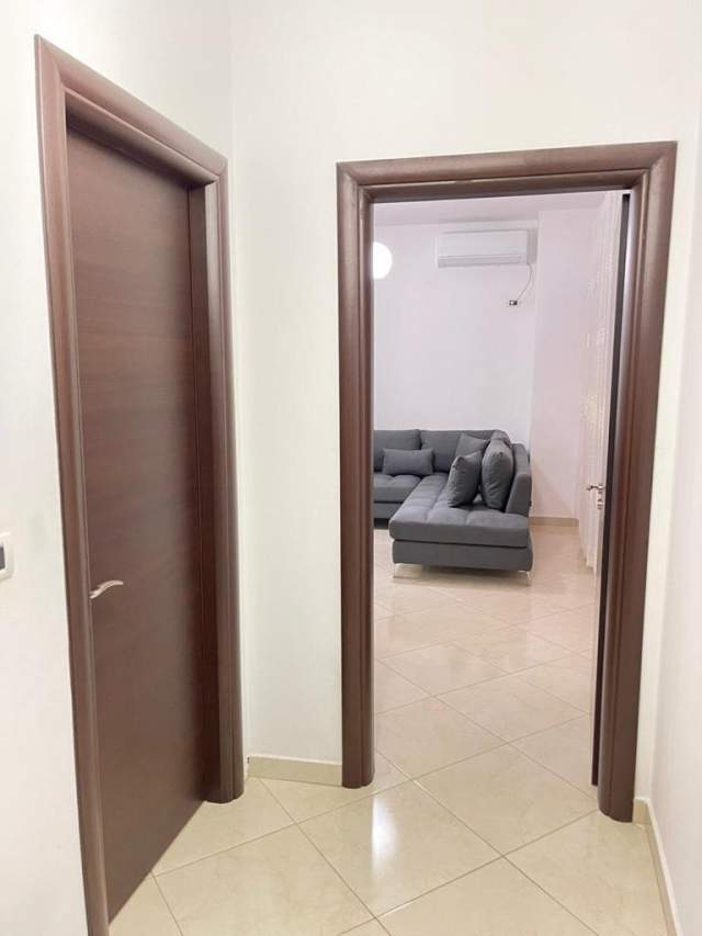 Tirane, jepet me qera apartament Kati 6, 70 m² 330 Euro