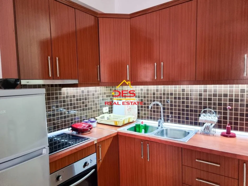 Vlore, jepet me qera apartament 1+1+Ballkon Kati 2, 350 € (Rruga Dhimitër Konomi)