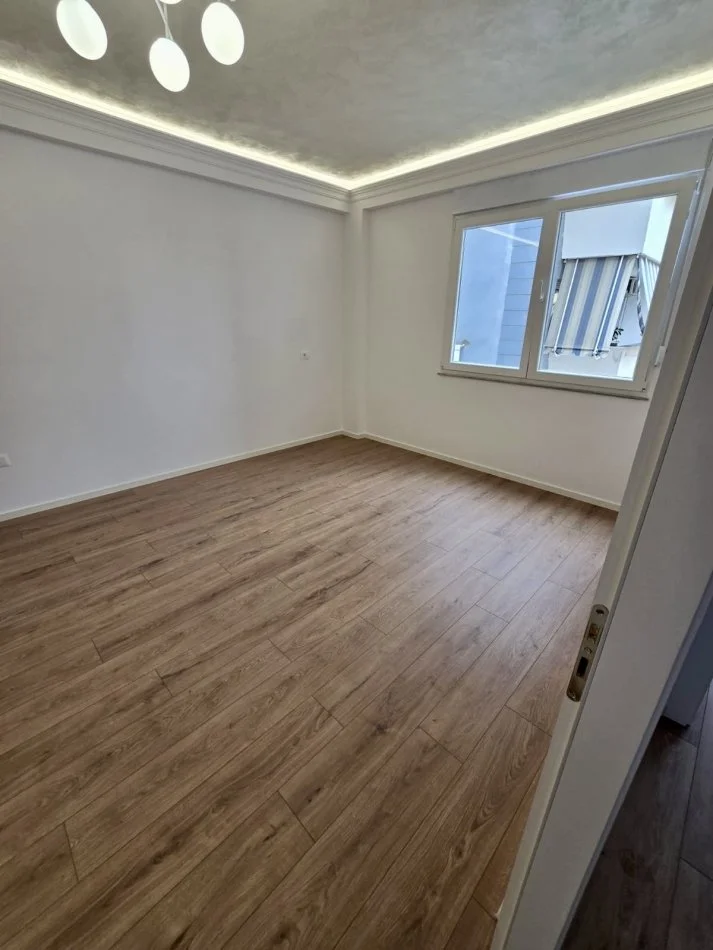 Tirane, shitet apartament 2+1+Aneks+Ballkon Kati 7, 96 m² 210.000 € (Kavajes afer Globe)