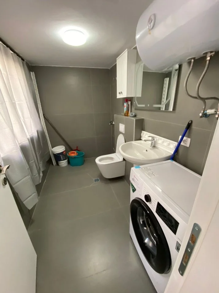 Durres, jepet me qera apartament duplex 2+1+Aneks+Ballkon Kati 1, 120 m² 800 € (Kodra e diellit 2)