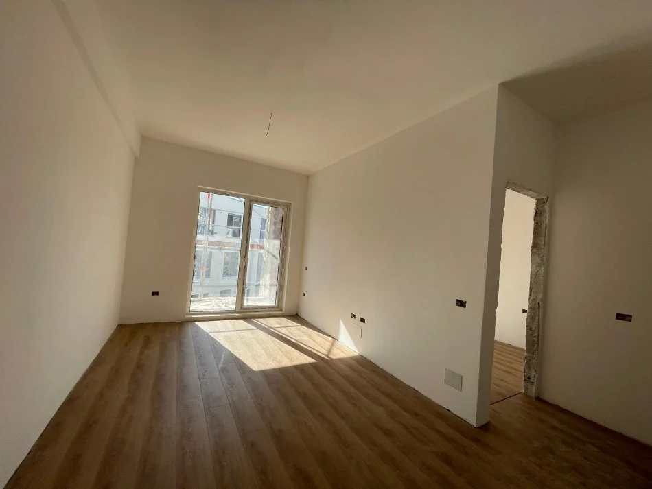 Tirane, shitet apartament 1+1+Ballkon Kati 1, 60 m² 78.260 € (Rezidenca OXA Fresk)