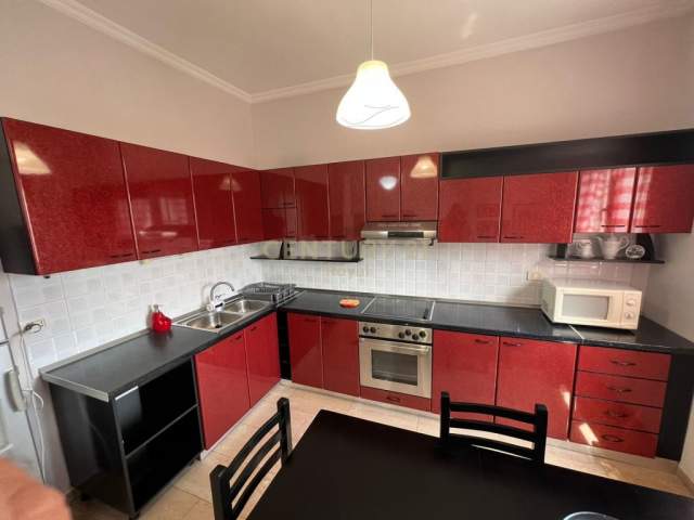Tirane, jepet me qera apartament 1+1  Kati 5, 70 m² 400 Euro (Rruga e Kavajes Kisha Katolike)
