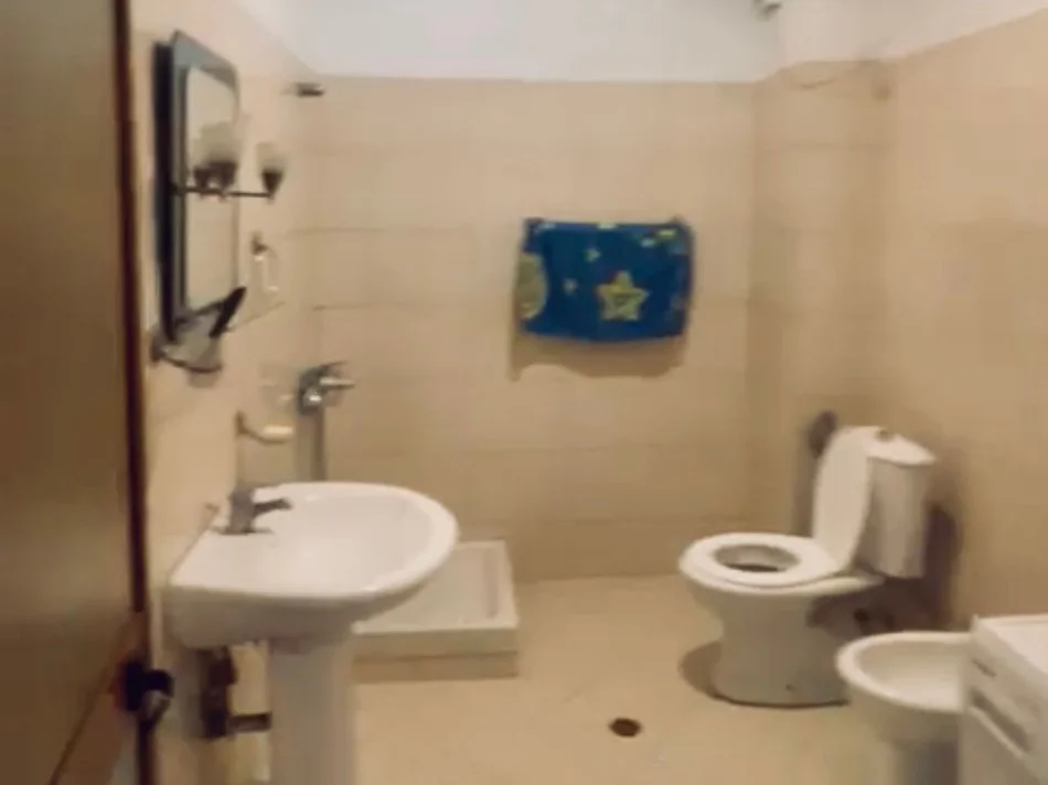 Tirane, jepet me qera apartament 2+1 Kati 2, 70 m² 600 € 