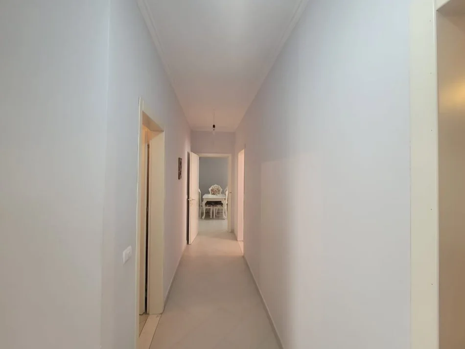 Tirane, jepet me qera apartament 2+1+Ballkon Kati 3, 90 m² 500 € (Rruga e Zallit pranë Kodra e Diellit)