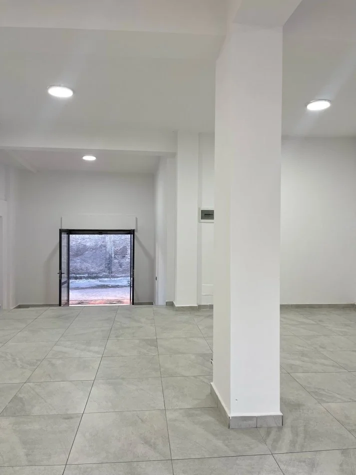 Korce, jepet me qera ose shitet dyqan , (Te pazari)