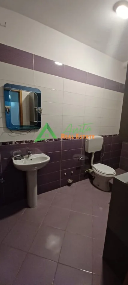 Tirane, jepet me qera apartament 2+1, 60 000 Leke Kati 1,