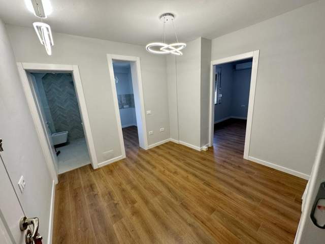 Tirane, shes apartament 1+1 Kati 5, 78 m² 143.000  (TEK MOZAIKU)