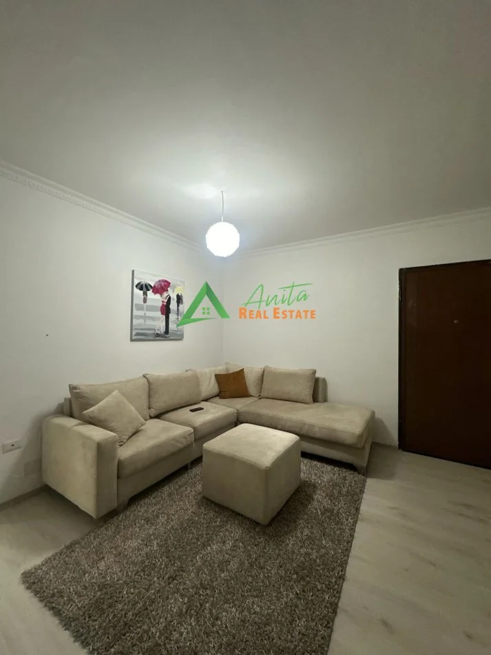 Tirane, jepet me qera apartament 1+1 Kati 1, 65 m², 47000 Leke (Kopshti Botanik)