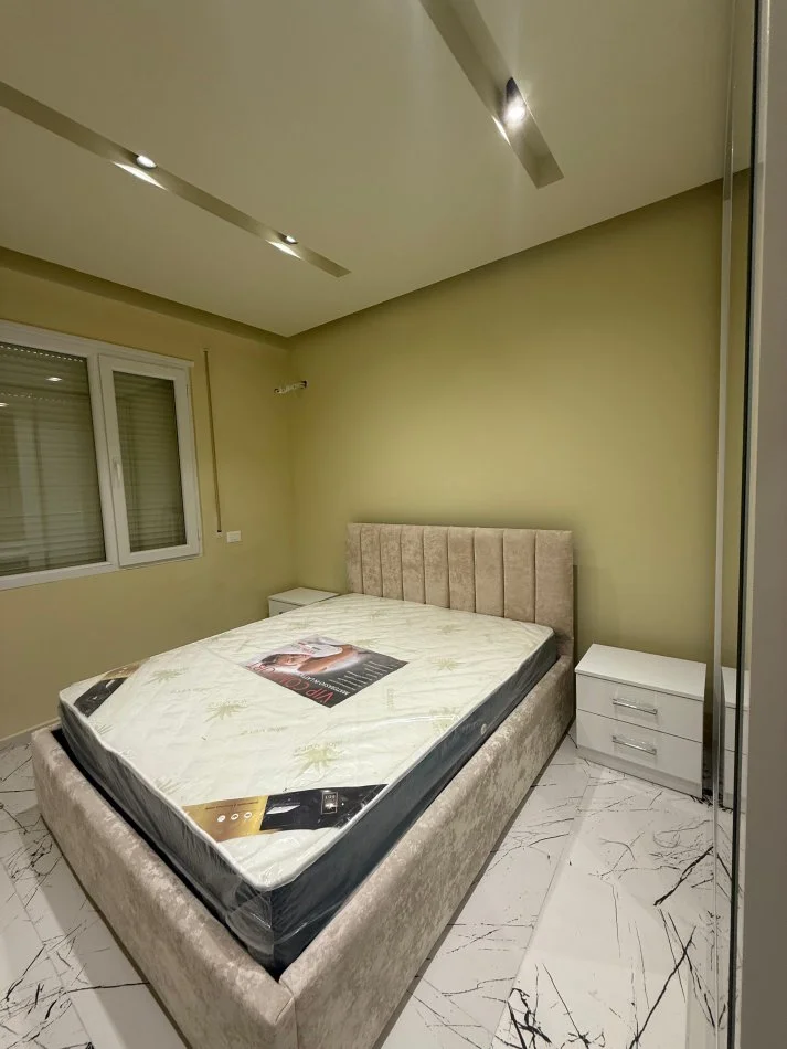 Tirane, jepet me qera apartament 1+1 Kati 3, 71 m² 400 € (Rruga ramazan gaxherri)