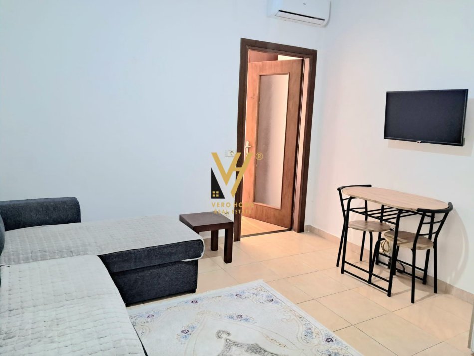 Tirane, jepet me qera apartament 1+1+Ballkon Kati 4, 50 m² 350 € (ASTIR)