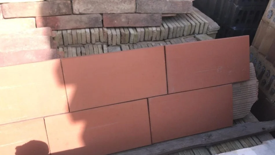 Tirane, shes Tulla xhami 10 €