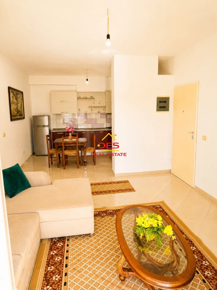 Vlore, shitet apartament 2+1+Ballkon Kati 4, 84 m² 136.000 € (Rruga Sulejman Delvina)
