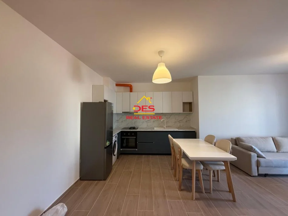 Vlore, jepet me qera apartament 1+1+Ballkon Kati 2, 80 m² 300 € (Orikum, Vlorë)