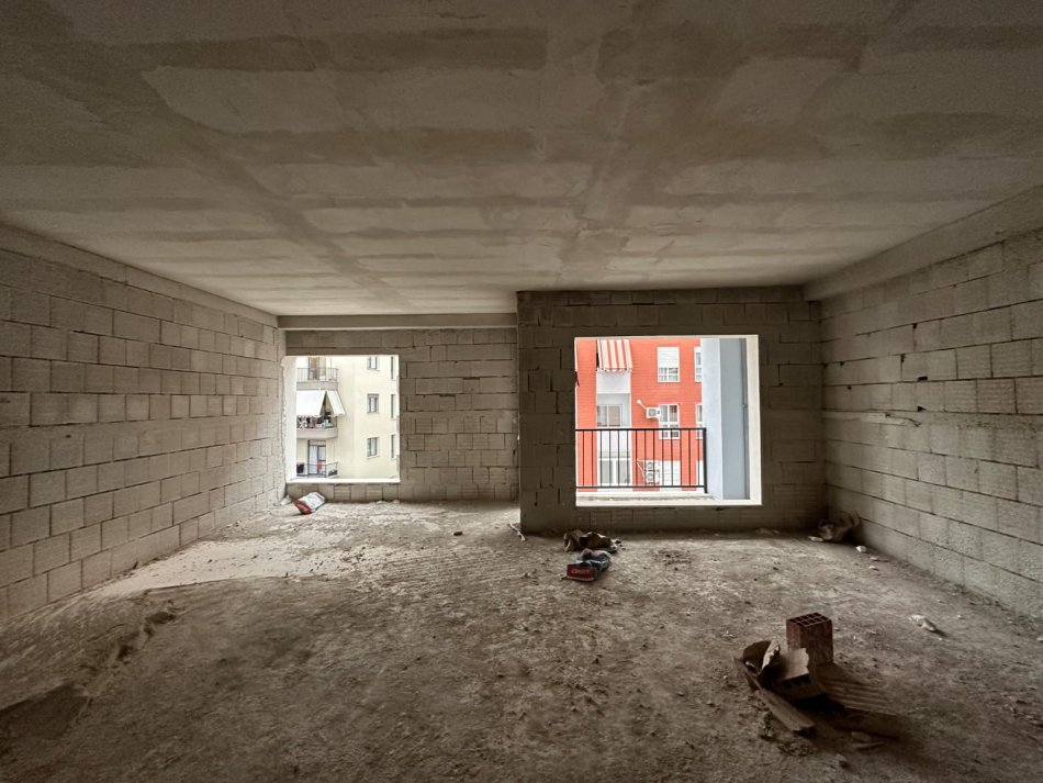 Tirane, shitet apartament 2+1+Ballkon Kati 8, 114 m² 159.600 € (Rruga e Dibres)