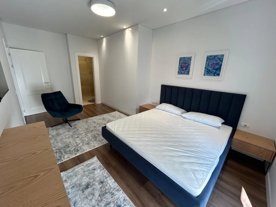 Tirane, jepet me qera apartament 2+1 Kati 8, 111 m² 750 € (Kompleksi milo 2000)