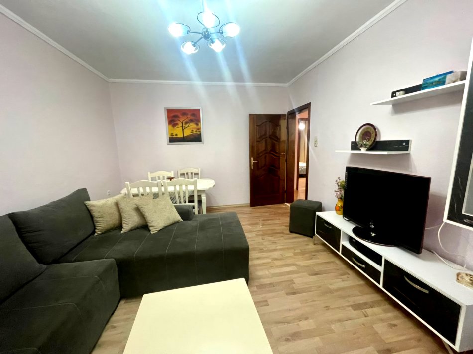 APARTAMENT 2+1 ME QIRA    500 €   DIPLOMAT 2