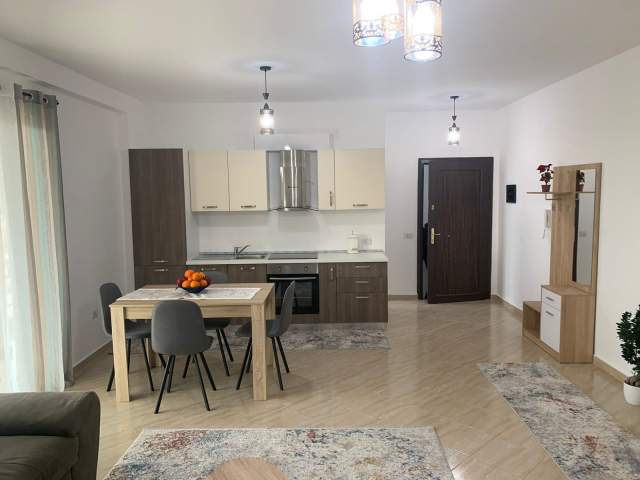 Tirane, jepet me qera apartament 2+1+A+BLK Kati 4, 95 m² 350 Euro
