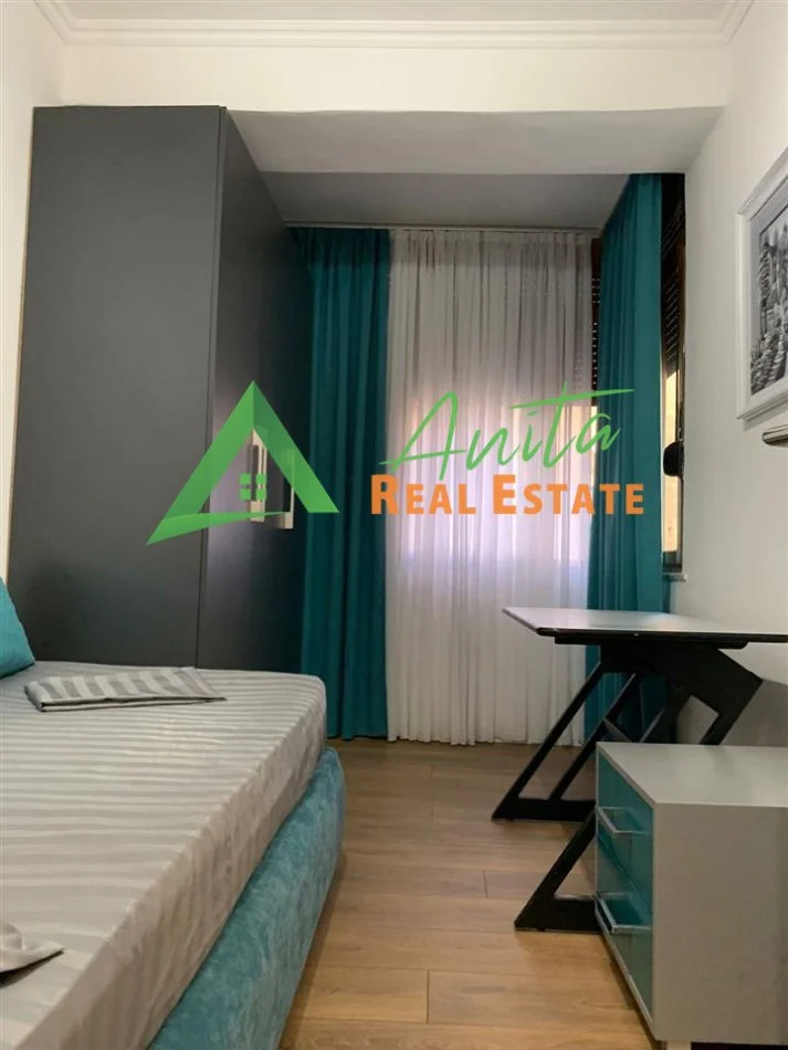 Tirane, jepet me qera apartament 3+1+Ballkon Kati 3, 81 m² 700 € (Rruga Dervish Hekali)