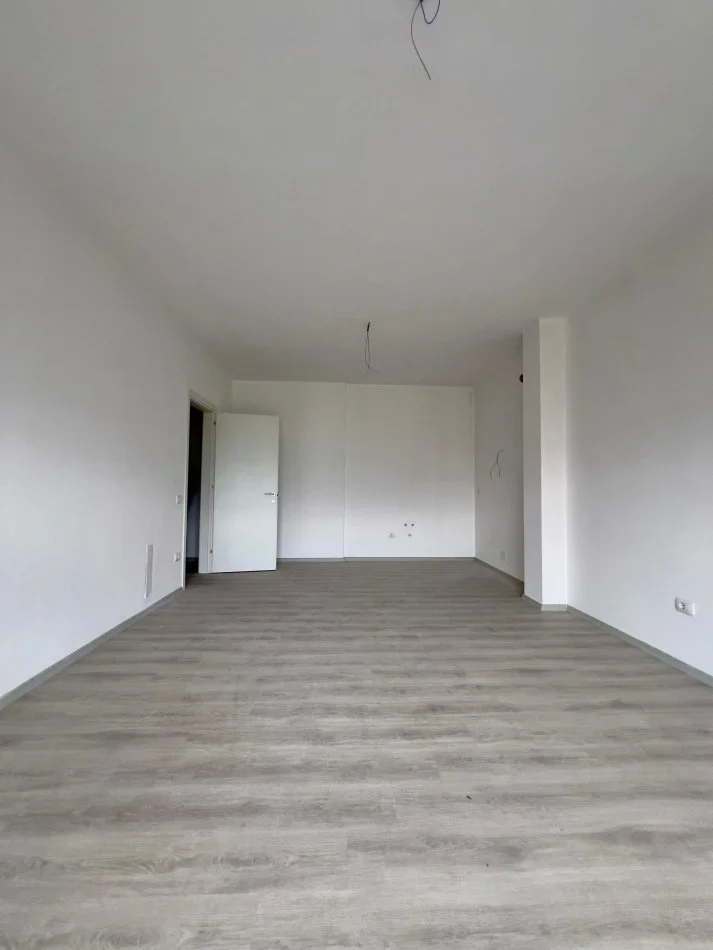Tirane, shitet apartament 2+1+Ballkon Kati 2, 112 m² 95.000 € (Bulevardi blu)