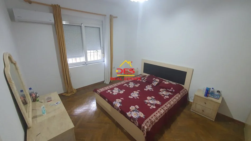 Vlore, shitet apartament 2+1+Ballkon Kati 2, 76 m² 93.000 € (Rruga 7 Nëntori)