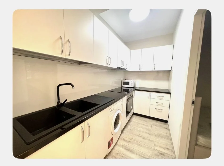 Tirane, shitet apartament 1+1+Aneks+Ballkon Kati 2, 54 m² 150.000 € (Pazari i Ri afer Optika Roma)