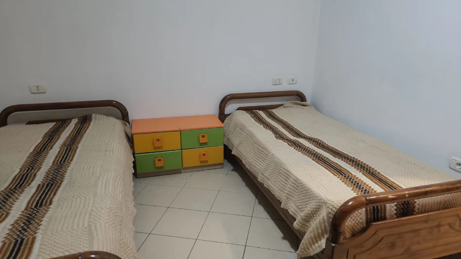 Tirane, jap me qera apartament 1+1+Ballkon Kati 8, 71 m² 300 € (Rruga Loni Ligori ( residenz Rafaelo 2002))
