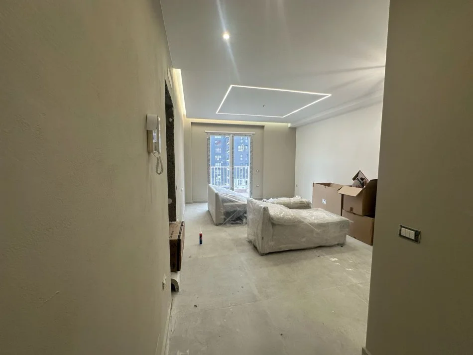 jepet me qera apartament 1+1+Ballkon Kati 5, 75 m² 500 € (Rruga 5 Maji)