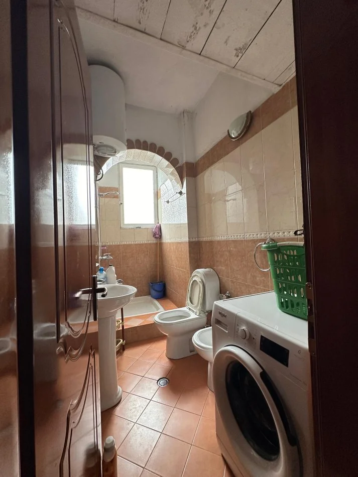 Tirane, shitet apartament 1+1 , 50 m² 128.000 € 