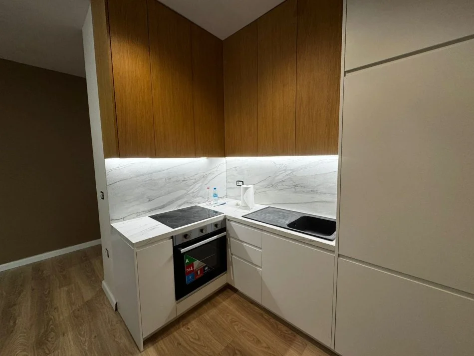 Tirane, jepet me qera apartament 1+1+Ballkon , 