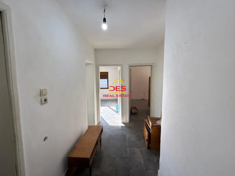 Vlore, shitet apartament 2+1+Ballkon Kati 3, 120 m² 82.000 € (Rruga Janaq Kilica)