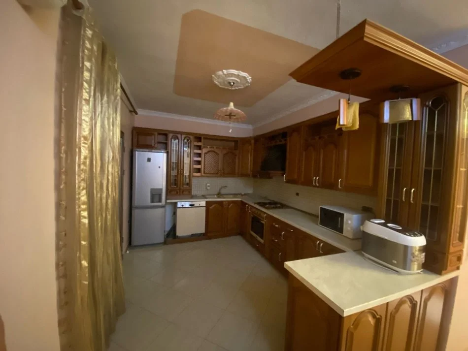 Jepet Me Qera Kati 1 I Nje Vile Ne Sauk [ID PV0436]