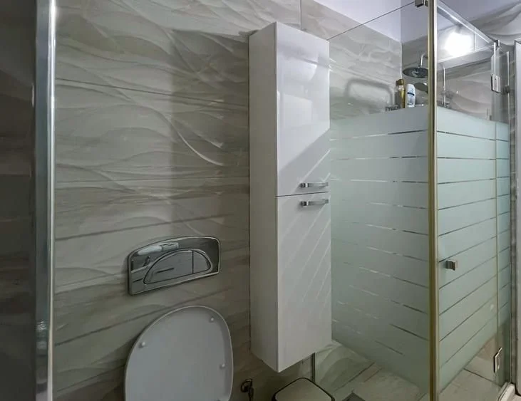 Tirane, jepet me qera apartament 2+1+Ballkon Kati 4, 102 m² 750 € (KOMUNA E PARISIT)