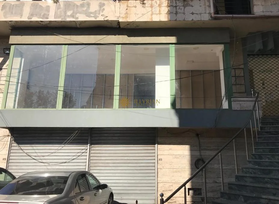 Tirane, jepet me qera ambjent biznesi Kati 1, 250 m² 3.000 € (Ministria e Jashtme)