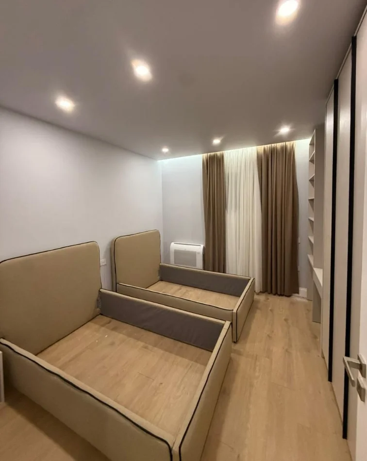 Tirane, shitet apartament 2+1+Ballkon Kati 2, 114 m² 150.000 € 