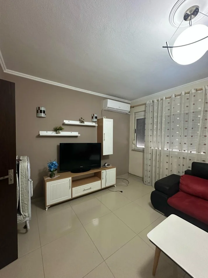 Shqiperi, jepet me qera apartament 1+1 , 67 m² 350 € (Nela 6)