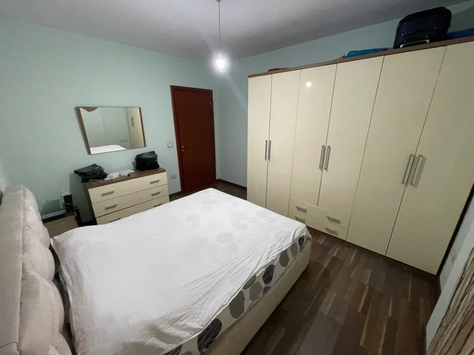 Tirane, jepet me qera apartament 1+1+Ballkon Kati 3, 70 m² 550 € 