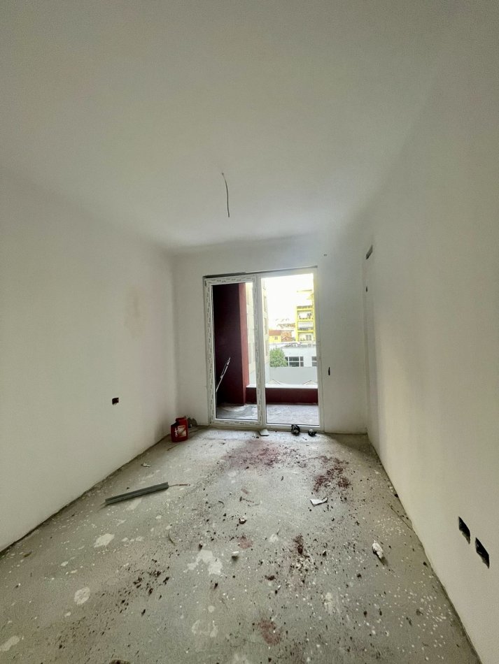 Tirane, shitet apartament 1+1+Aneks+Ballkon Kati 2, 74 m² 135.000 € (Reshit Petrela te SPAKU)