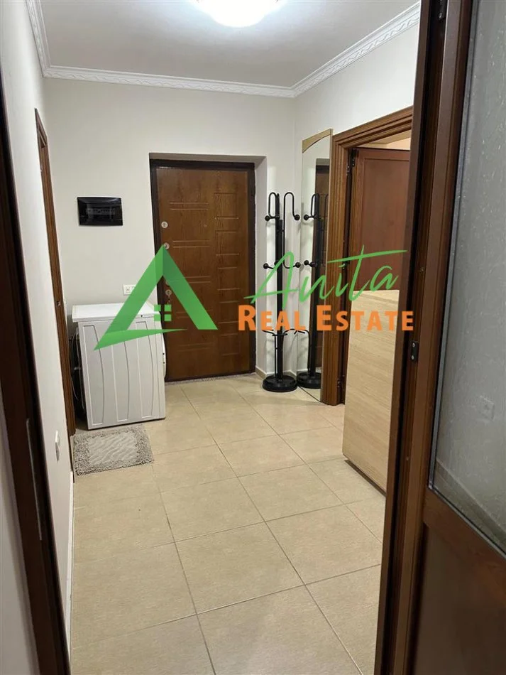 Tirane, jepet me qera apartament 2+1+Ballkon Kati 2, 70 m² 600 € (Rruga e Durresit)