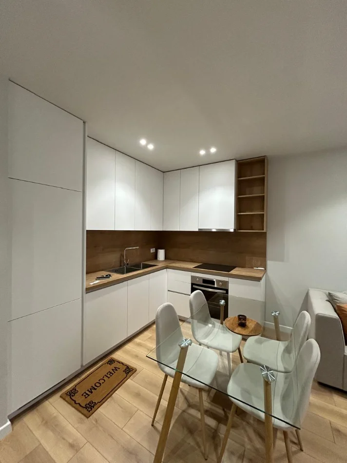 Tirane, jepet me qera apartament 2+1 Kati 5, 100 m² 850 € (Don Bosko)