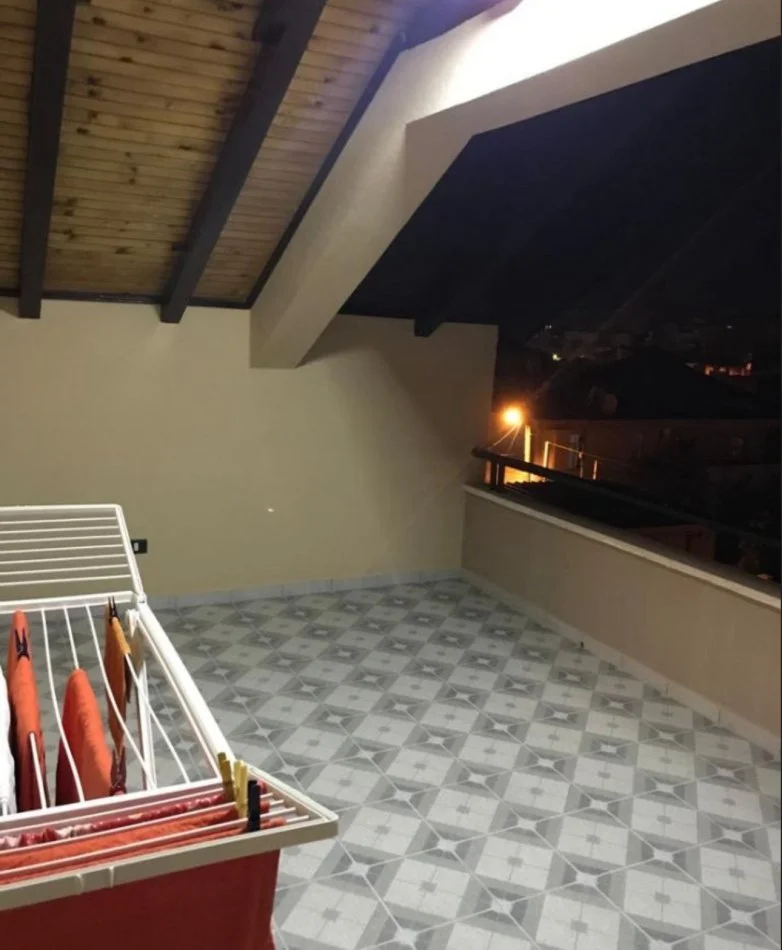 Tirane, jepet me qera Vile 3+1+Ballkon Kati 3, 550 € 