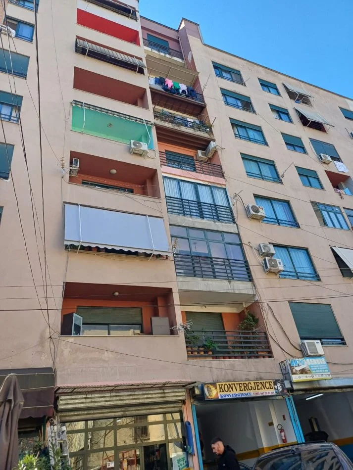 Tirane, jepet me qera apartament 1+1+Ballkon Kati 7, 30.000 € (70)