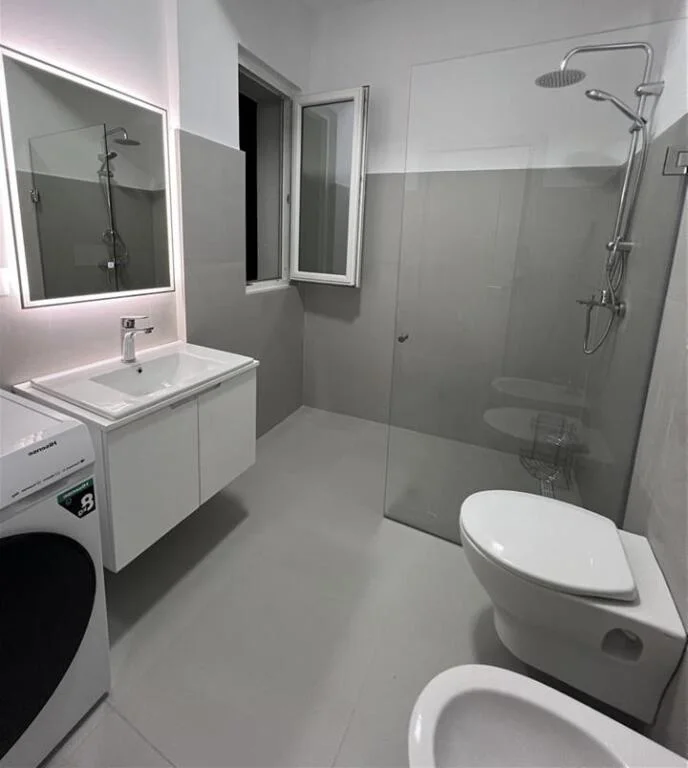 Tirane, jepet me qera , 