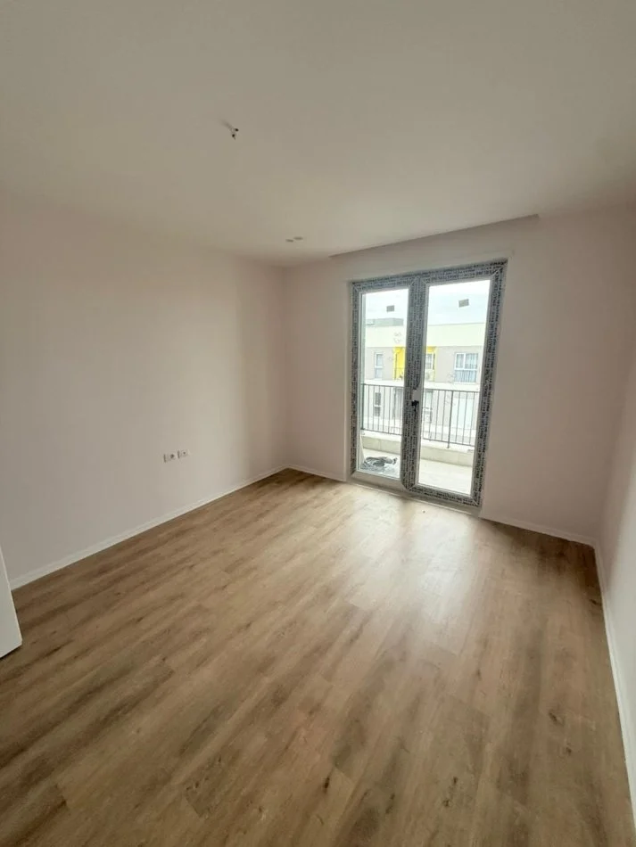 Tirane, shitet apartament 2+1 Kati 5, 89 m² 121.500 € (univers city)