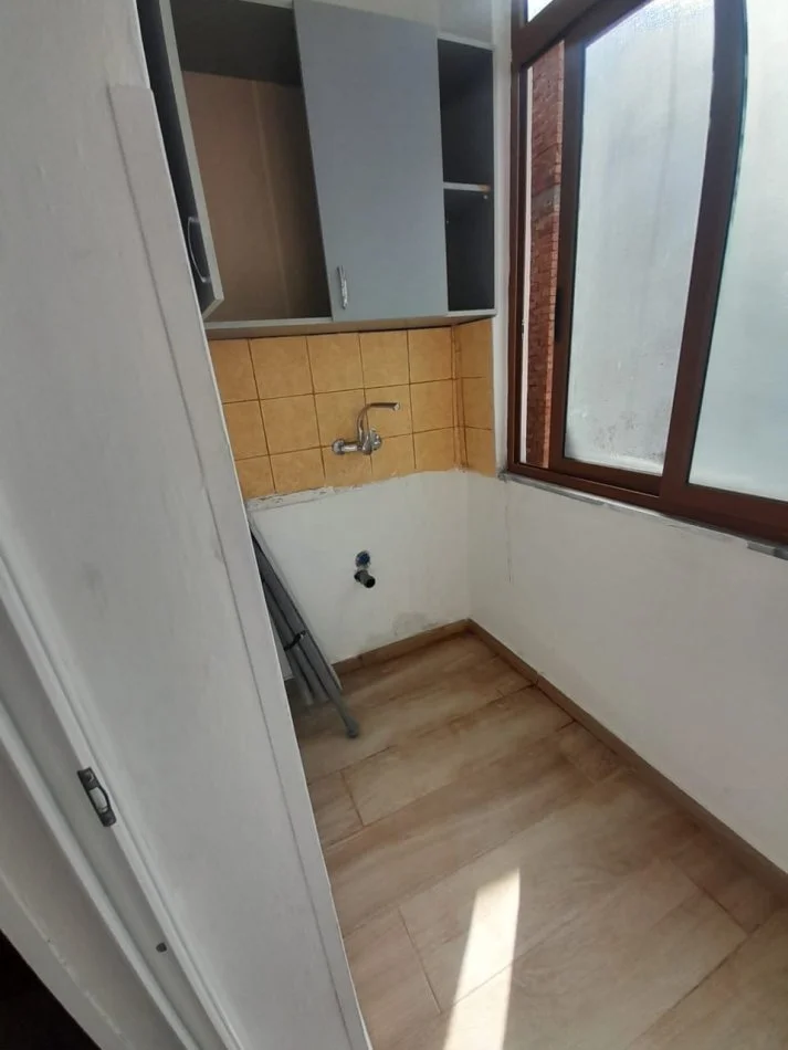 Tirane, jepet me qera apartament 1+1+Ballkon Kati 4, 60 m² 400 € (21 Dhjetori)