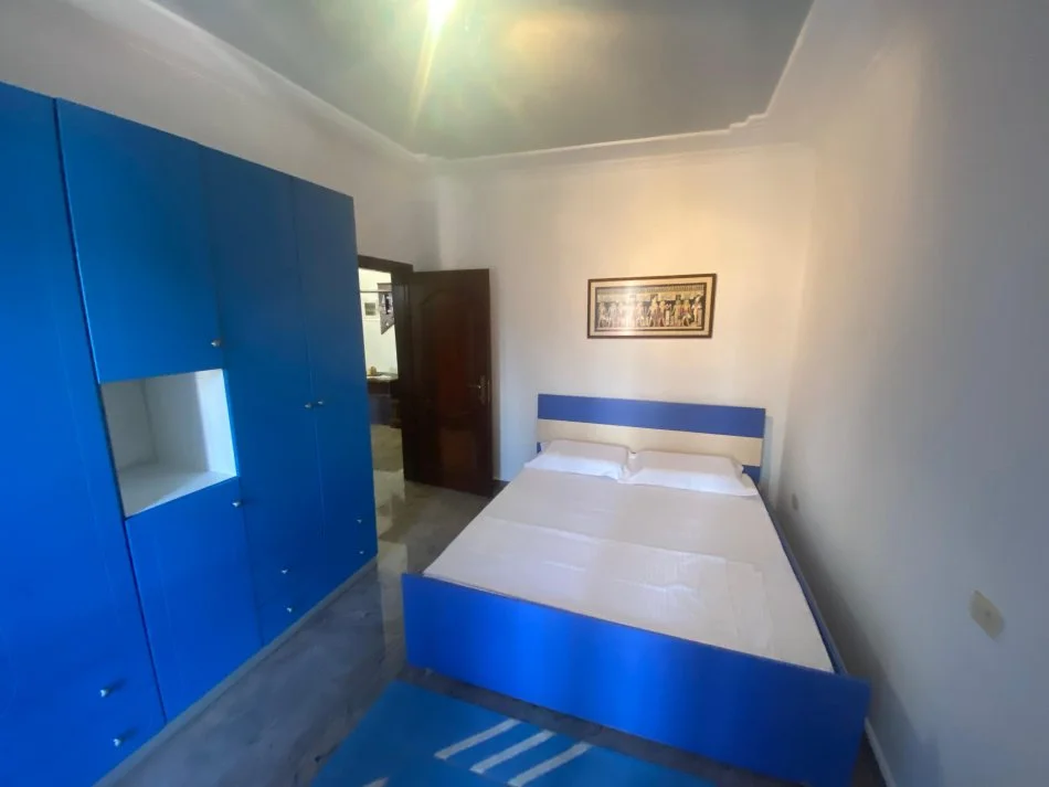 Tirane, jepet me qera apartament 2+1+Ballkon Kati 6, 112 m² 1.000 € (Bulevardi Zogu i Pare)