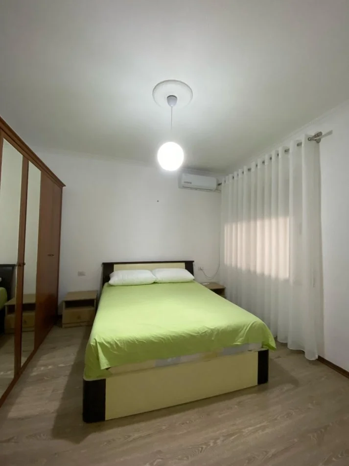Tirane, jepet me qera apartament 3+1+Aneks+Ballkon Kati 2, 118 m² 450 € (Sotir Caci)