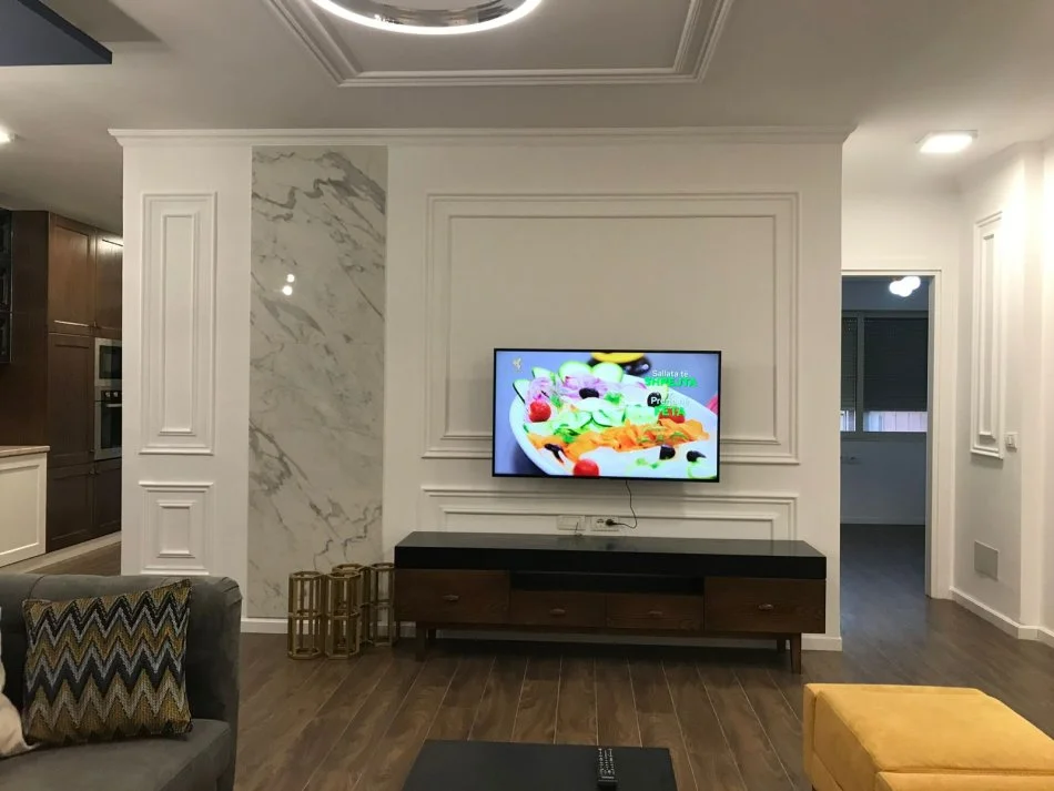 Durres, jepet me qera apartament 3+1 , 550 € (Durres)